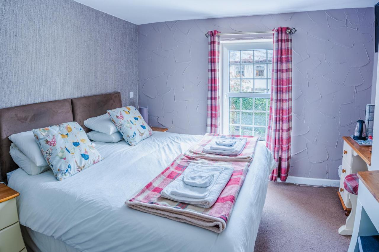 The Cock Hotel Bronllys 외부 사진