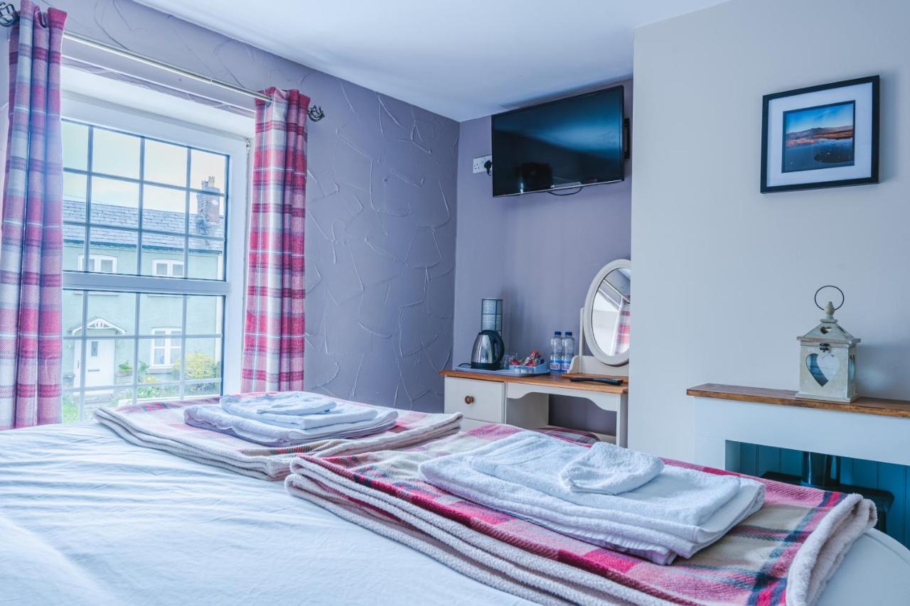 The Cock Hotel Bronllys 외부 사진
