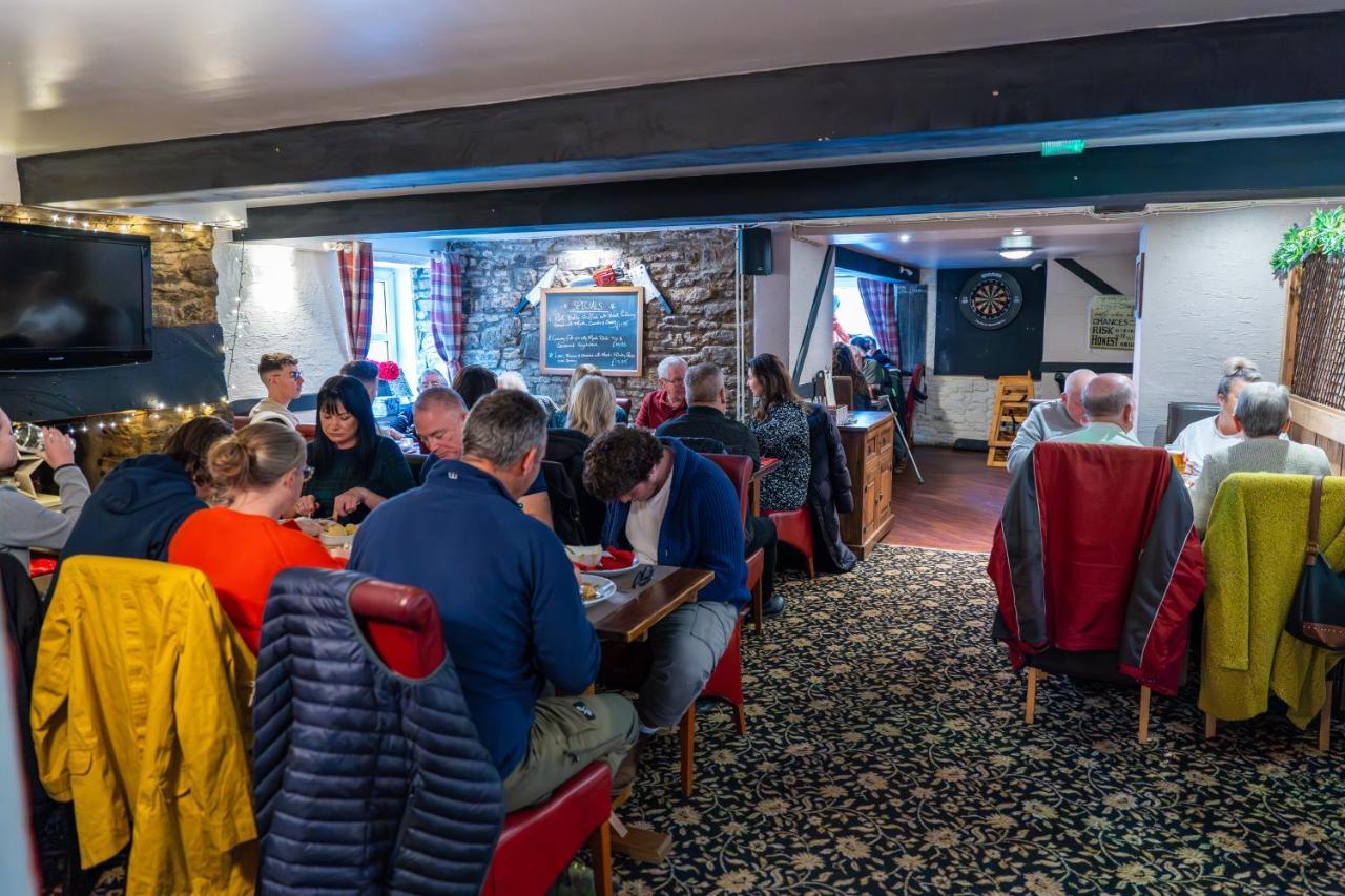 The Cock Hotel Bronllys 외부 사진